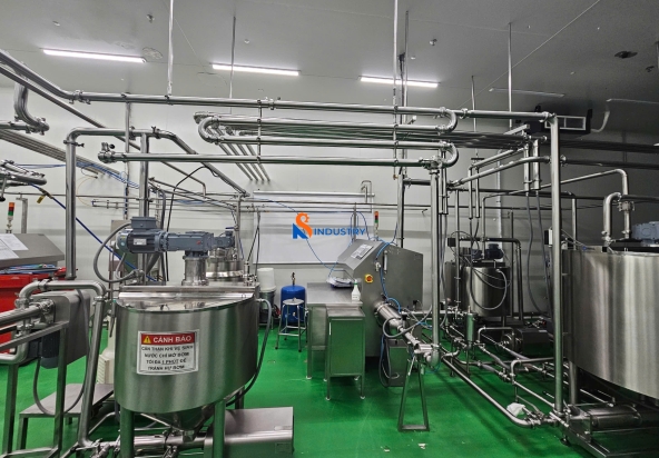 Hệ thống tank trộn  và hệ ống vi sinh nhà máy bánh