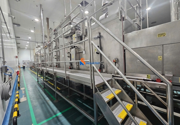 Hệ sàn thao tác vận hành máy sấy nhà máy sx bim bim